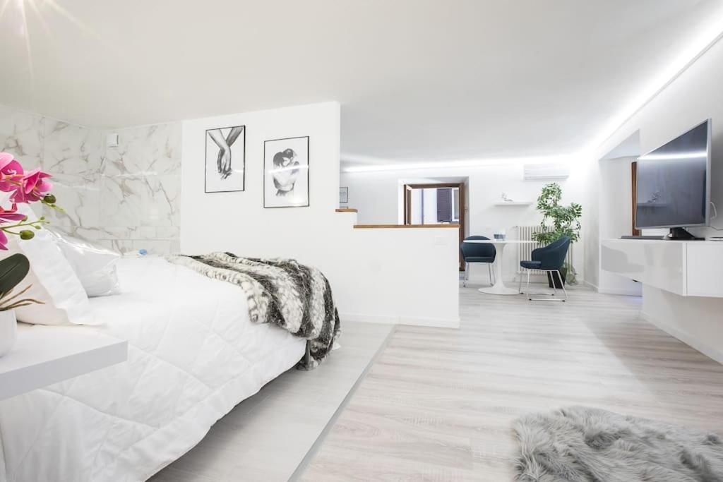 My Piazza Navona Jacuzzi Suite -Topcollection Rome Exterior photo